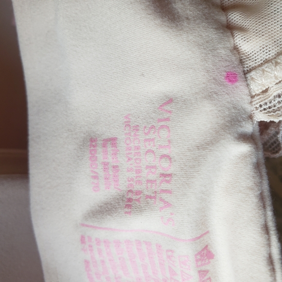 Victoria's Secret padded bra, size 32DDD - Picture 8 of 8